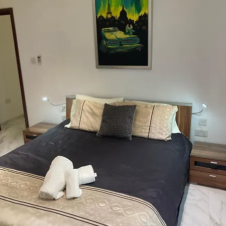 Lägenhet Side Seaview 3bedrooms Steps From Promenade And Ferry Sliema