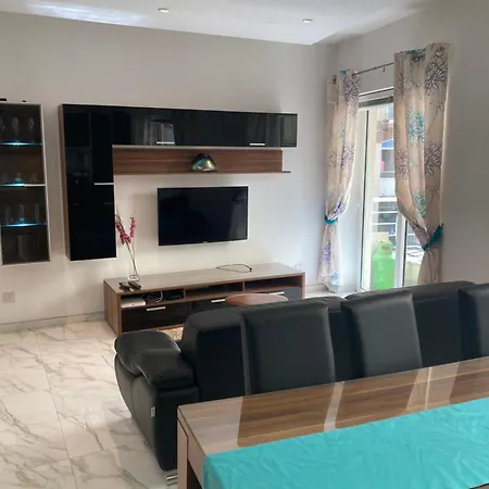 Side Seaview 3bedrooms Steps From Promenade And Ferry سليمة