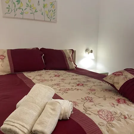 Side Seaview 3bedrooms Steps From Promenade And Ferry Lägenhet