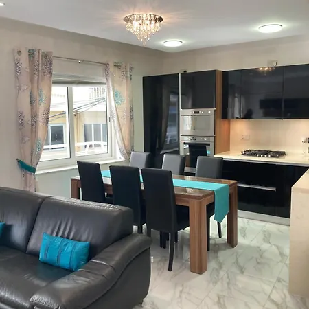Side Seaview 3bedrooms Steps From Promenade And Ferry