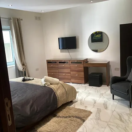 Apartment Side Seaview 3bedrooms Steps From Promenade And Ferry