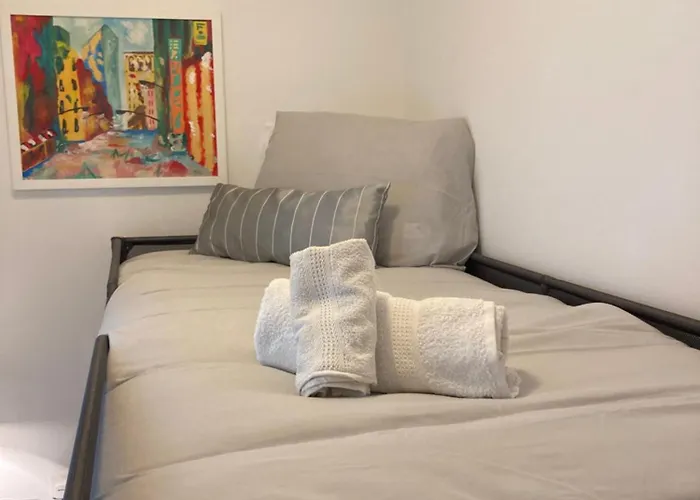 Side Seaview 3bedrooms Steps From Promenade And Ferry *