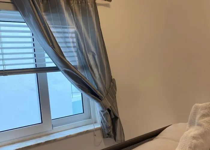 Side Seaview 3bedrooms Steps From Promenade And Ferry Apartament *