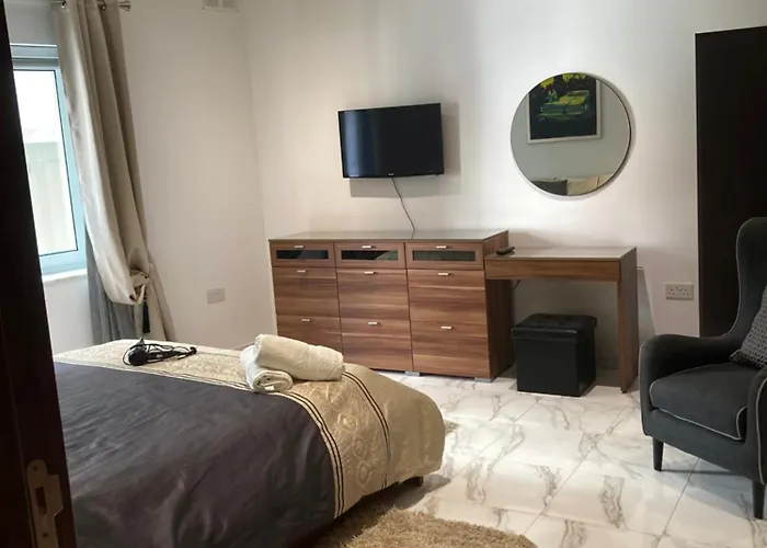 Apartment Side Seaview 3bedrooms Steps From Promenade And Ferry