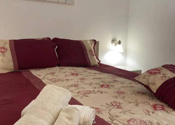 Side Seaview 3bedrooms Steps From Promenade And Ferry Apartament